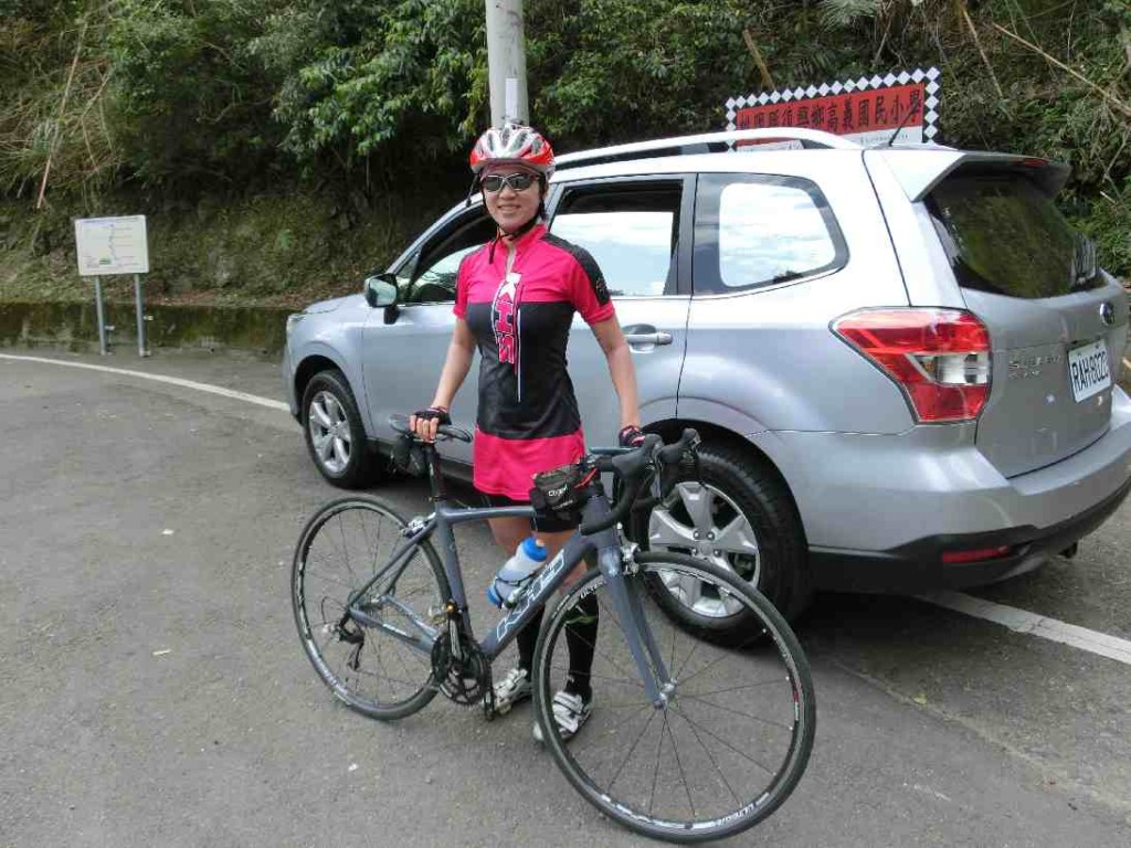 Wearing the KHS new women cycling jersey. 